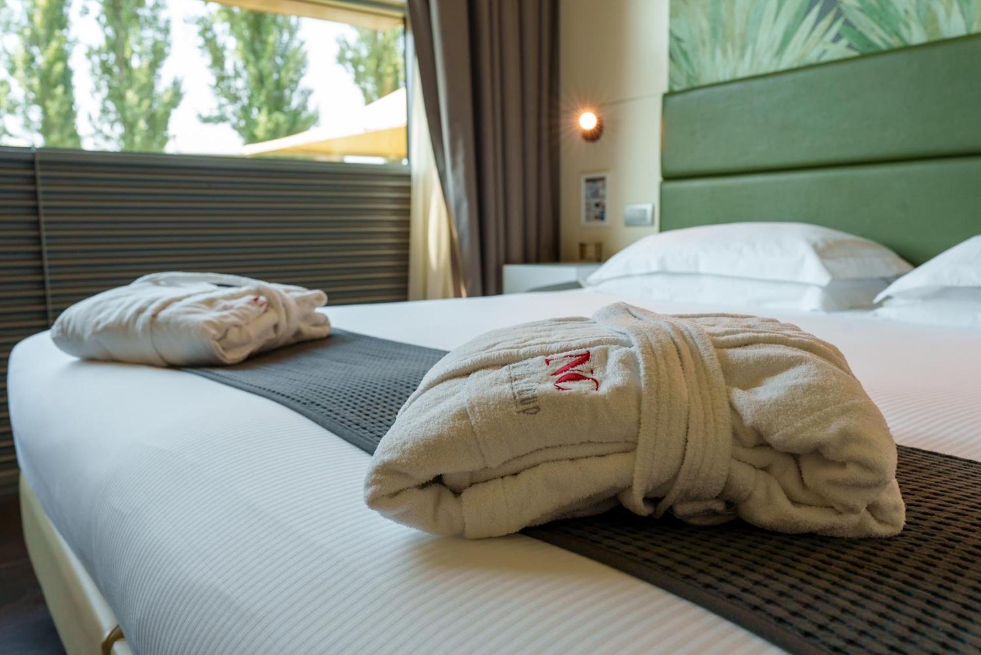 Western Hotel 4*